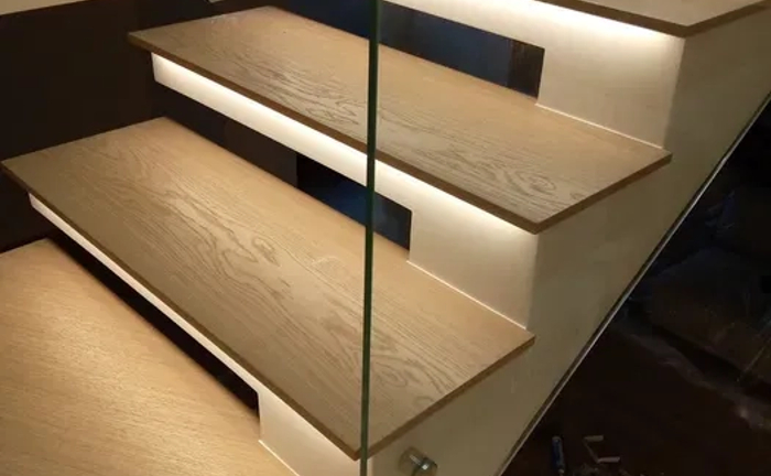 Сходи з дерева / обшивка бетонного каркасу деревом Сходи з дерева / обшивка бетонного каркасу деревом