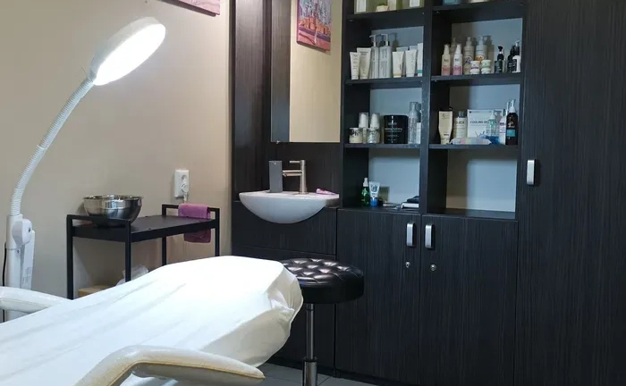 Косметолог, бровіст, майстер пм. Кабінет з кушеткою 5 000 грн. Косметолог, бровіст, майстер пм. Кабінет з кушеткою 5 000 грн.