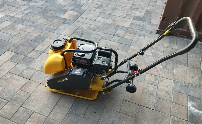 Бензинова віброплита Бензинова віброплита