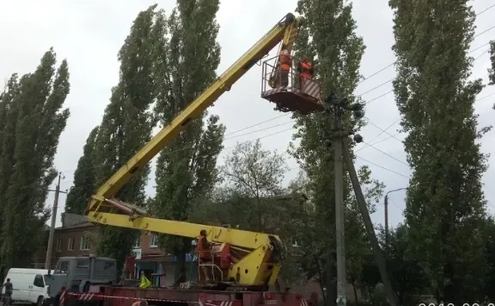 Автовишка від 15 до 45 метрів. Автовишка від 15 до 45 метрів.