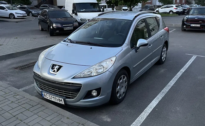 Автомобіль Peugeot 2011 , 1.6 бензин