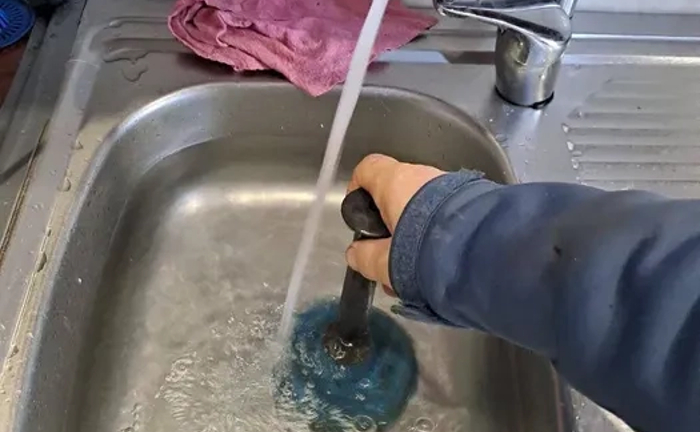 Прочистка каналізації та труб, монтаж та демонтаж сантехніки