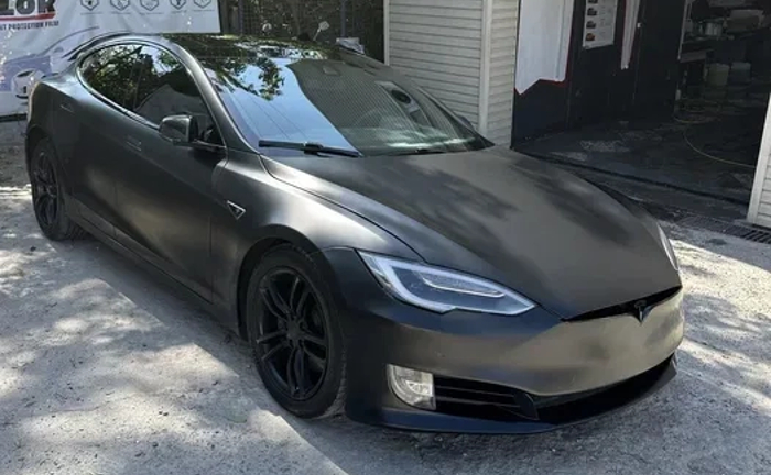 Обклеювання антигравійною плівкою, заміна кольору, тонування вікон