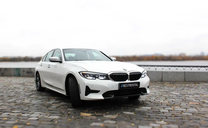 BMW 330 White легкове авто BMW 330 White легкове авто