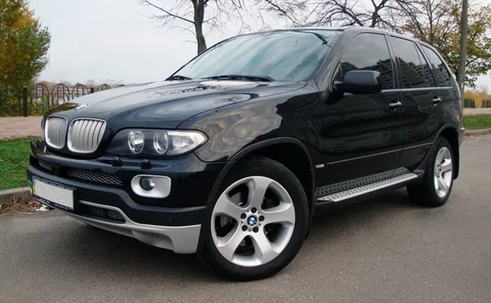252 Позашляховик на весілля BMW X5 з водієм 252 Позашляховик на весілля BMW X5 з водієм