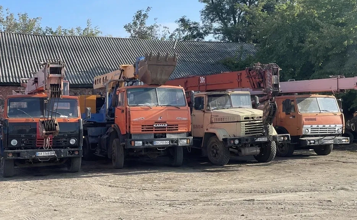Автокрани 10т. 16т. 30т.