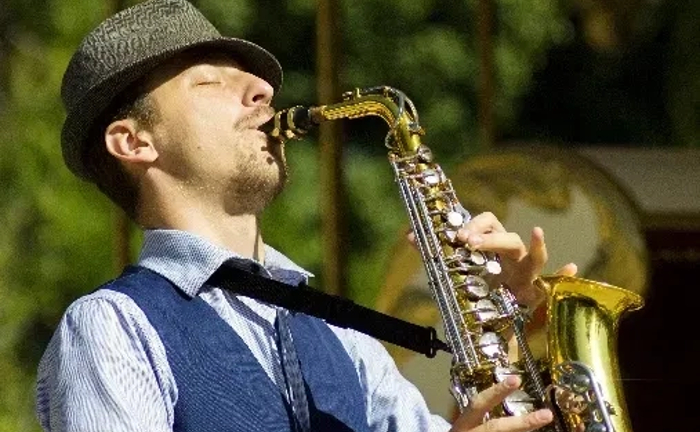 Саксофон на свято. Уроки гри на саксофоні (саксофоніст) Саксофон на свято. Уроки гри на саксофоні (саксофоніст)