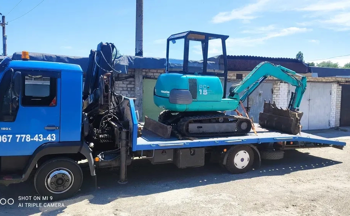 Послуги мінінавантажувача Bobcat та екскаватора 2.5т: планування, копання, доставка Послуги мінінавантажувача Bobcat та екскаватора 2.5т: планування, копання, доставка