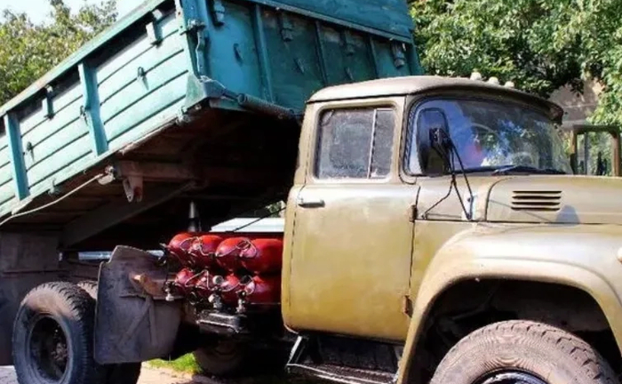 Вантажоперевезення. Вивіз сміттяГрузчики Пісок відсів бетон розчин щебінь Вантажоперевезення. Вивіз сміттяГрузчики Пісок відсів бетон розчин щебінь