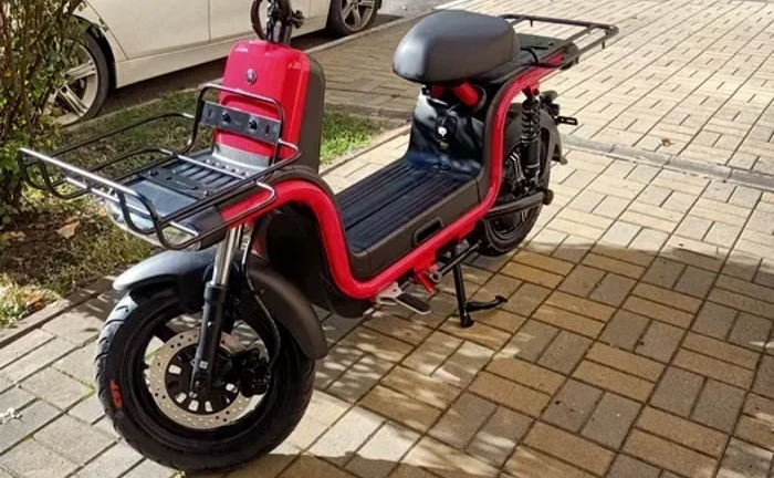 Скутер Aima U1s