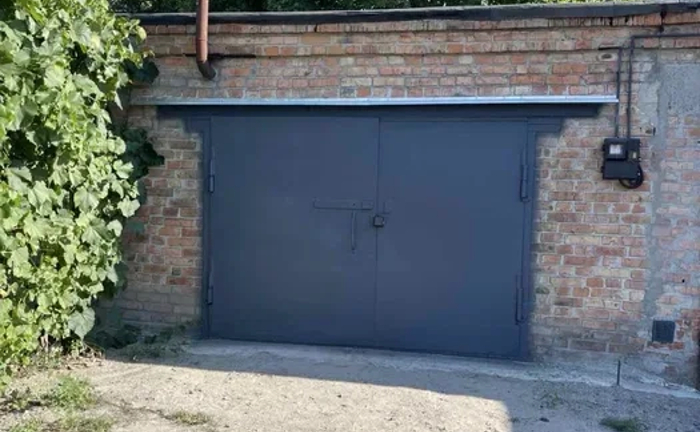 Гараж коператив {3} по проспекту біля 1 відділеня пошти 2 000 грн. Гараж коператив {3} по проспекту біля 1 відділеня пошти 2 000 грн.