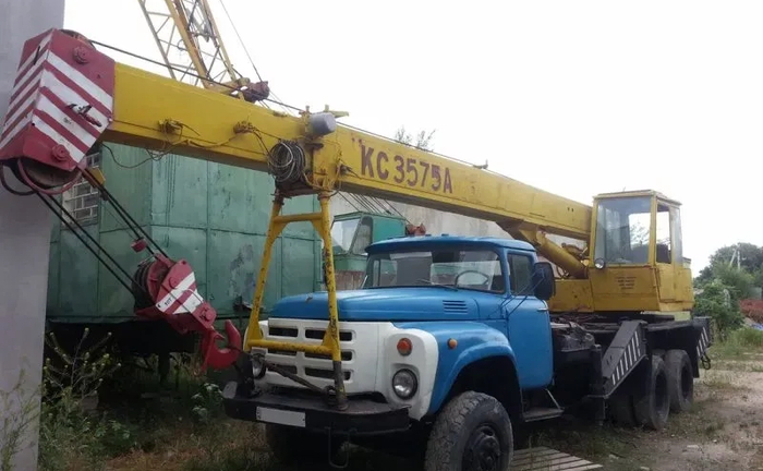 Спецтехніка: автокран,бульдозер Спецтехніка: автокран,бульдозер