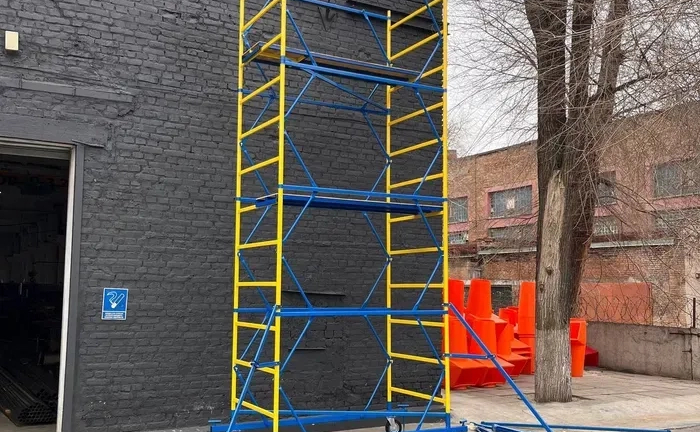 Будівельні ліса та тура Будівельні ліса та тура