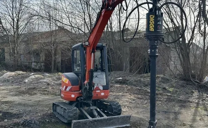 Міні екскаватор гідробур, ямобур Міні екскаватор гідробур, ямобур