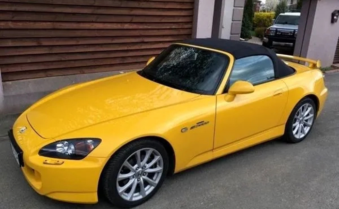 140 Honda S2000 жовтий кабріолет з водієм на зйомки весілля 140 Honda S2000 жовтий кабріолет з водієм на зйомки весілля
