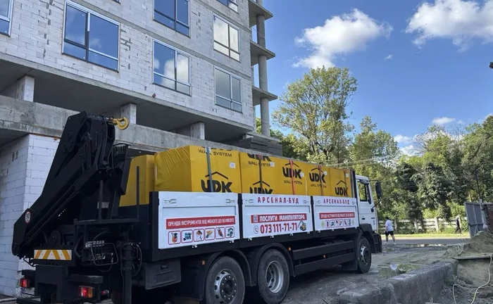 Послуги маніпулятора та вантажні перевезення: Швидко та надійно