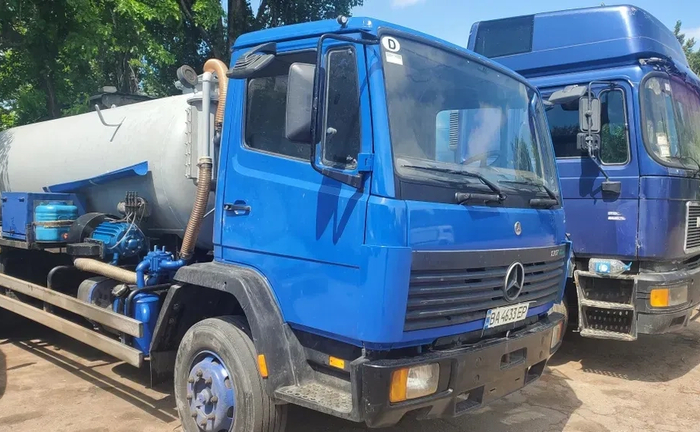 Викачування зливних ям та туалетів. Послуги асенізатора Викачування зливних ям та туалетів. Послуги асенізатора