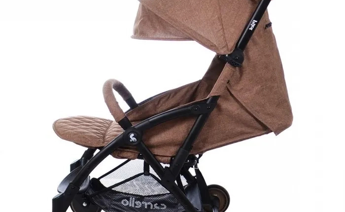 Дитячий візок Carello Pilot — легкий і компактний