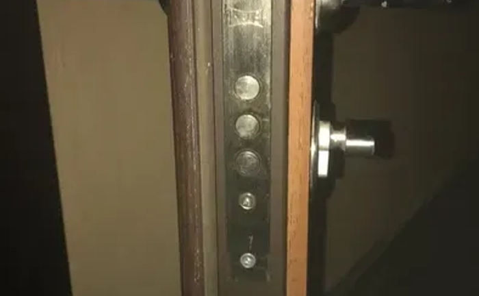 Ремонт дверей. Якісна заміна замків. Ремонт дверей. Якісна заміна замків.