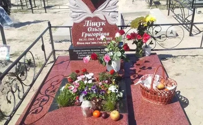 Пам'ятники з граніту. Власне виробництво. Професійний монтаж. Пам'ятники з граніту. Власне виробництво. Професійний монтаж.