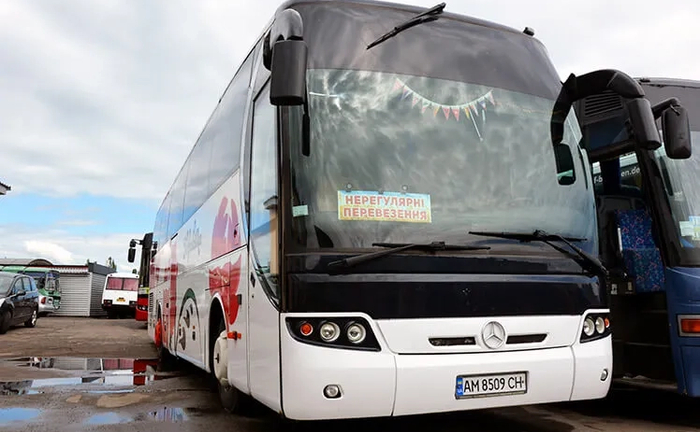 Комфортабельний автобус Neolaz на 50 місць