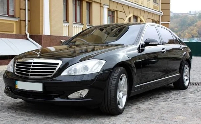 094 Авто на весілля Vip-авто Mercedes W221 S550L c білим салоном 094 Авто на весілля Vip-авто Mercedes W221 S550L c білим салоном