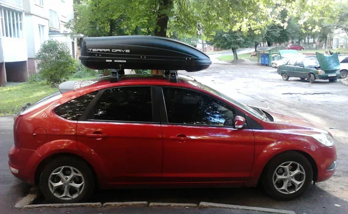 Багажник на кришу Terra Drive 440л та поперечки на рейлі