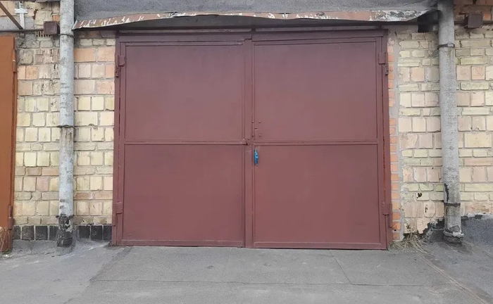 Капітальний цегляний гараж: сухий та надійний