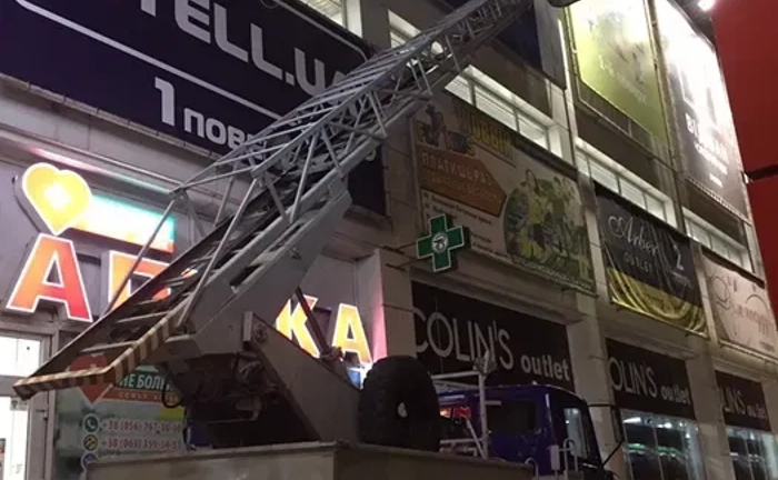 Послуги Автовишки АП-17 (17 метрів). Пройдено ЩО-ПТО. Надійна Техніка для Ваших Робіт! Послуги Автовишки АП-17 (17 метрів). Пройдено ЩО-ПТО. Надійна Техніка для Ваших Робіт!