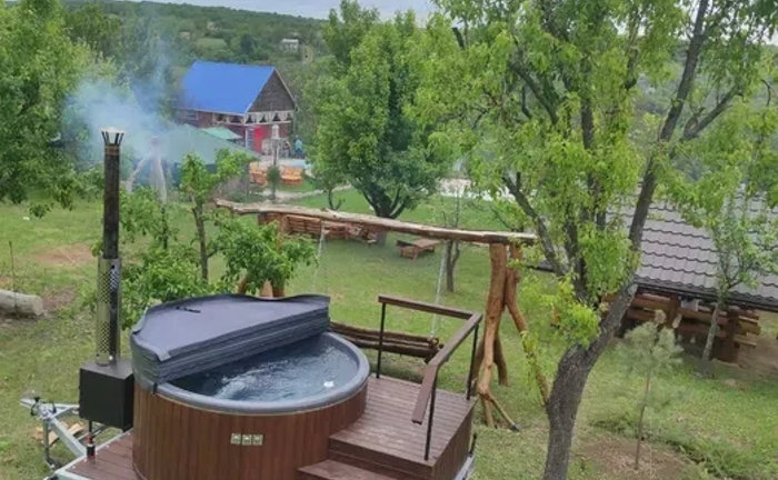 Чан перевізний з підсвіткою та джакузі, подобово