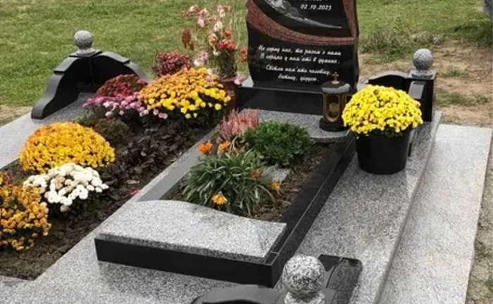 Якісне виготовлення та професійне встановлення памʼятників