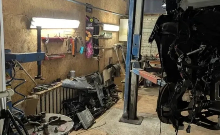 Гараж у зручному районі для авто та зберігання