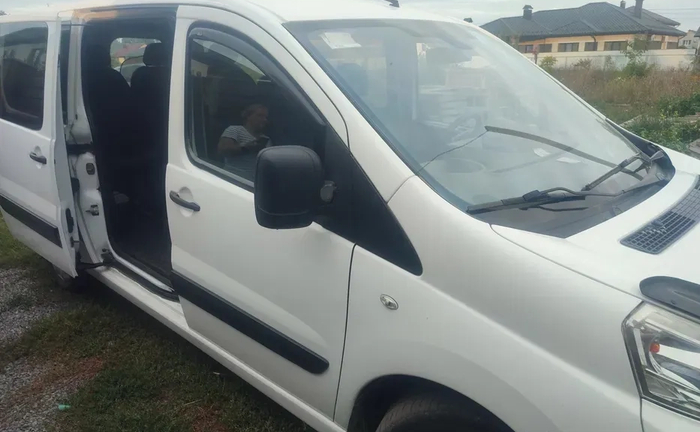 Пасажирські перевезення. Мікроавтобус 8 місць по місту та Україні а також Рено Гранд Сценік