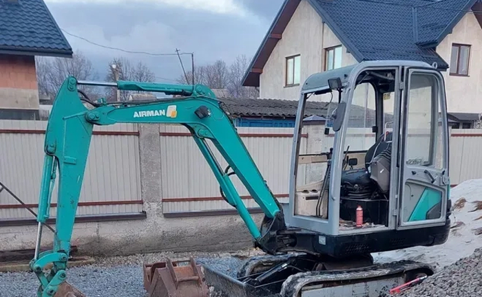 Надаємо послуги мініекскаватора у Львові та області. Надаємо послуги мініекскаватора у Львові та області.