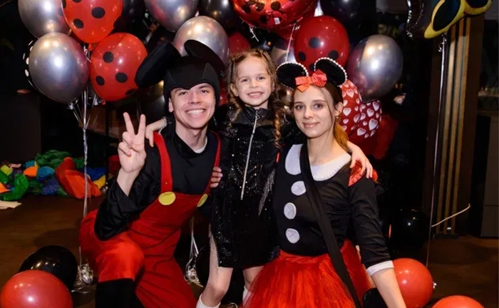 День народження , аніматори, аквагрим, піньята, шоу, свято, фотограф День народження , аніматори, аквагрим, піньята, шоу, свято, фотограф