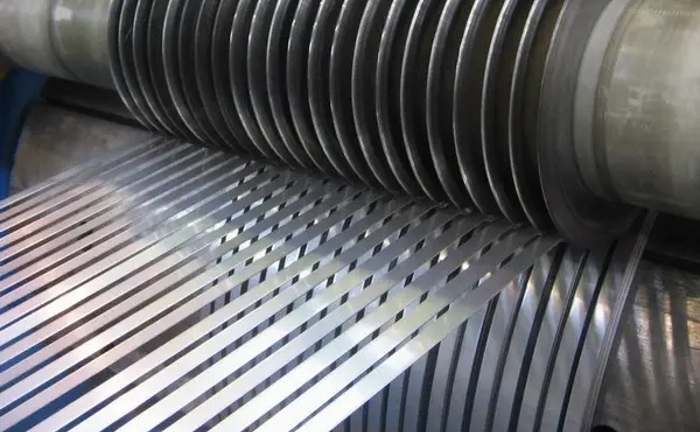 Поздовжнє порізання стрічки Поздовжнє порізання стрічки