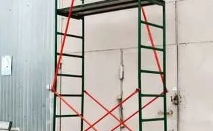Ліси, примости, кельня, тури, вишка, стійки, опалубка Ліси, примости, кельня, тури, вишка, стійки, опалубка