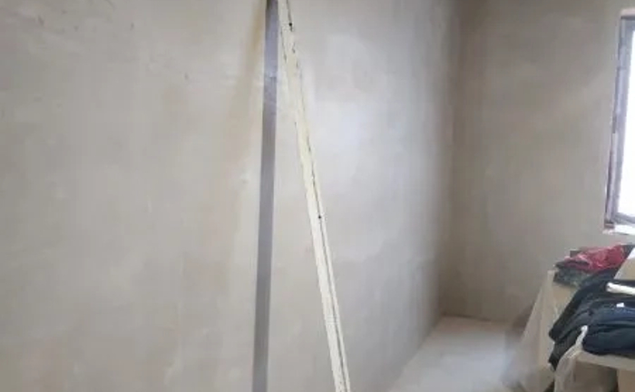 Виконуємо демонтажні роботи. Різка пройомів. Штукатурка стін Виконуємо демонтажні роботи. Різка пройомів. Штукатурка стін