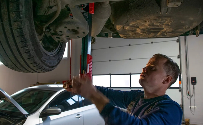 Технічне обслуговування і ремонт авто Технічне обслуговування і ремонт авто