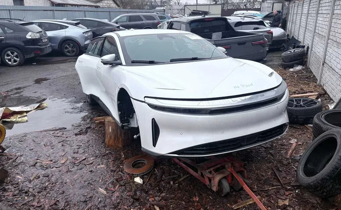 Lucid Air: розбирання, запчастини, двері, крило, важіль, батарея, мотор, бампер. Lucid Air: розбирання, запчастини, двері, крило, важіль, батарея, мотор, бампер.