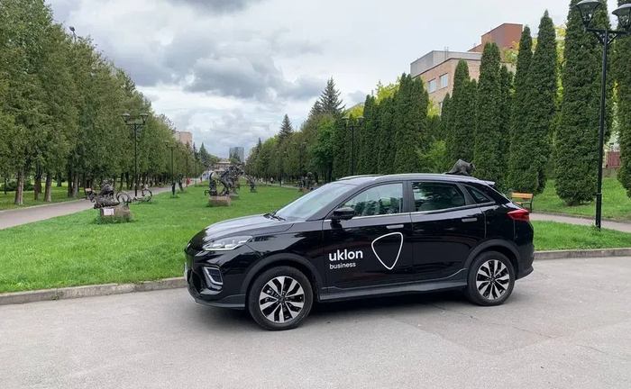 Нових електромобілів під таксі "Уклон" Нових електромобілів під таксі "Уклон"