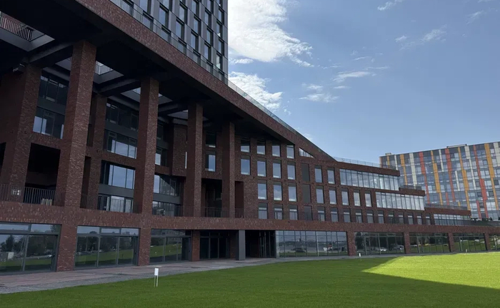 Паркінг ЖК Маяк, центр, Січеславська набережна Паркінг ЖК Маяк, центр, Січеславська набережна