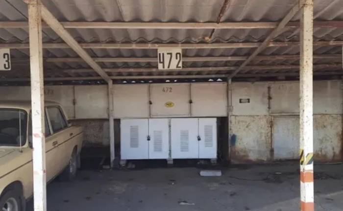 Зручне паркомісце на охоронюваній критій автостоянці