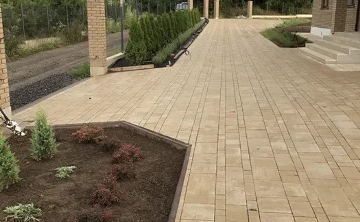 Укладання бруківки під ключ з усіма матеріалами Укладання бруківки під ключ з усіма матеріалами