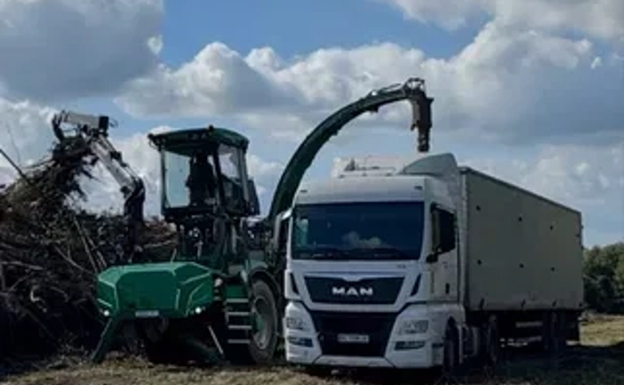 Послуги щеповоза. Перевезення тирси, щепи, сипучих Послуги щеповоза. Перевезення тирси, щепи, сипучих