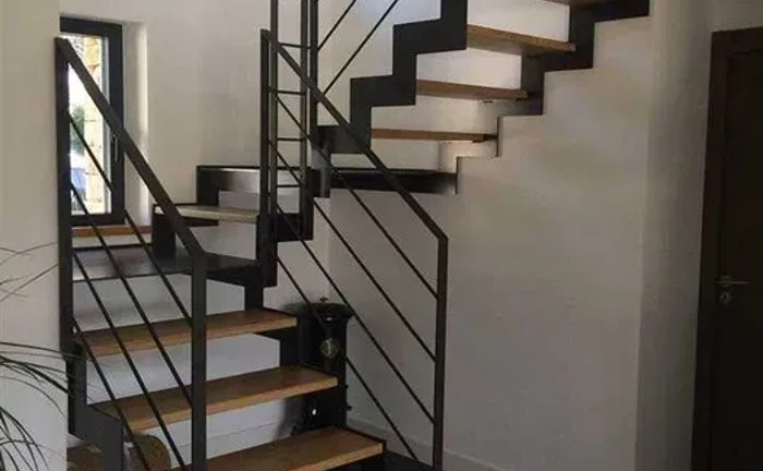 Сходи - Сходи міжповерхові, внутрішні, зовнішні, парадно-вхідні.