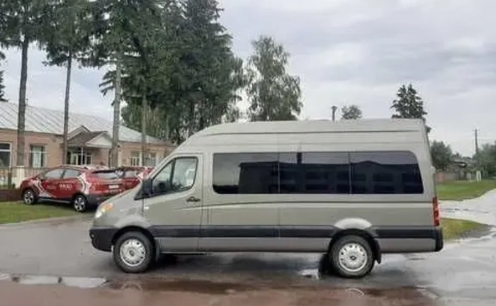 Комфортабельний мікроавтобус на 8 місць Комфортабельний мікроавтобус на 8 місць
