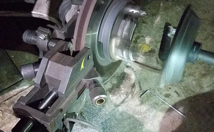 Проточка гальмівних дисків