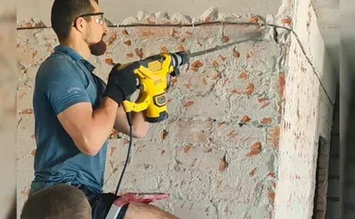 Демонтаж Стяжки Штукатурки Стін в Новубудові Вивіз будівельного сміття. Демонтаж Стяжки Штукатурки Стін в Новубудові Вивіз будівельного сміття.