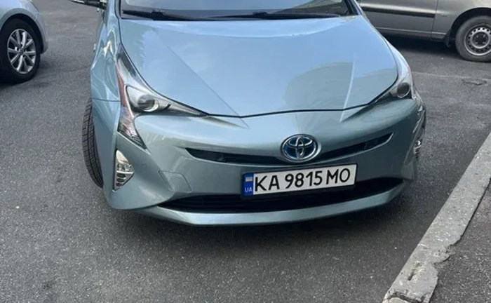 Комфортні Поїздки на Toyota Prius 50 по Києву та Області.